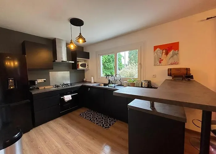 Maison Cosy A Meaulne-vitray Avec Jardin בית נופש