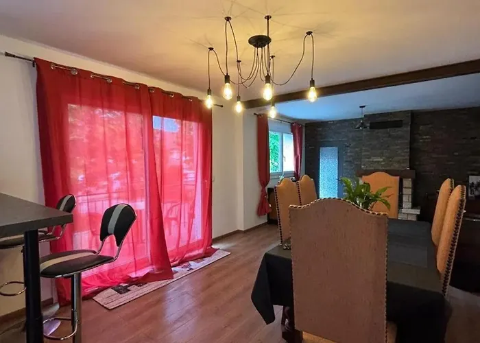 Maison Cosy A Meaulne-vitray Avec Jardin בית נופש Meaulne