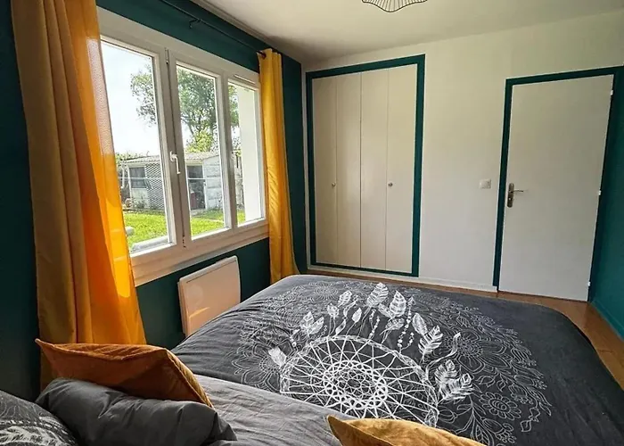 Maison Cosy A Meaulne-vitray Avec Jardin בית נופש Meaulne