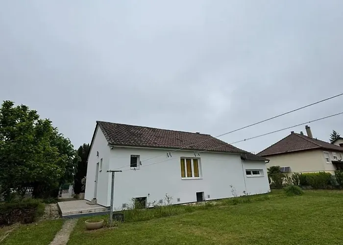 בית נופש Maison Cosy A Meaulne-vitray Avec Jardin *