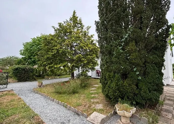 בית נופש Maison Cosy A Meaulne-vitray Avec Jardin *